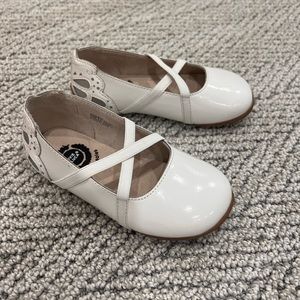 Brand new never worn- size 8 Livie and Luca shoes